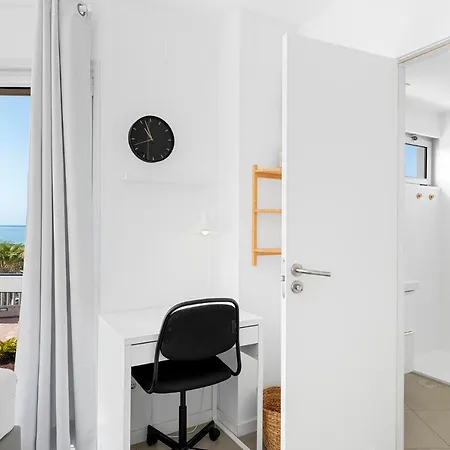 Medano4you Surfers Paradise Beachfront Apartment