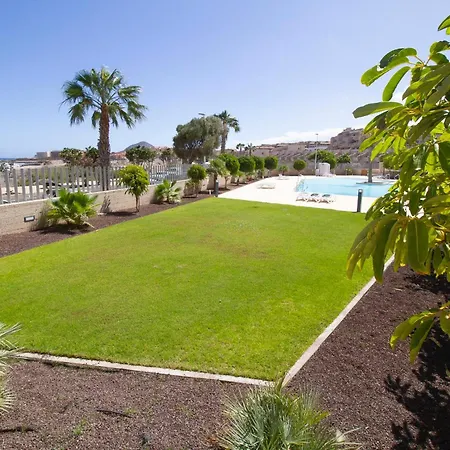 Medano4you Surfers Paradise Beachfront Apartment *