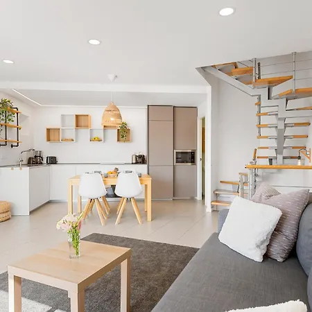 Medano4you Surfers Paradise Beachfront Apartment